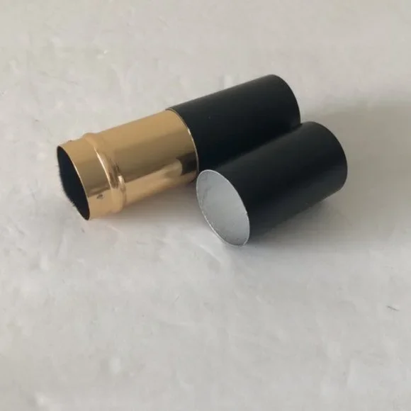 Wacoal Retractable Kabuki Brush for powder, bronzer, or blush